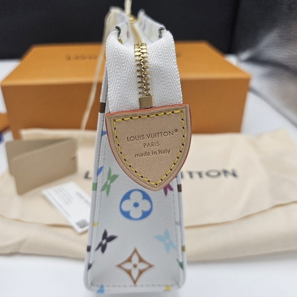 Brand new authentic 2026 Louis Vuitton Murakami Multicolor Toiletry Pouch 19 - Picture 7 of 17